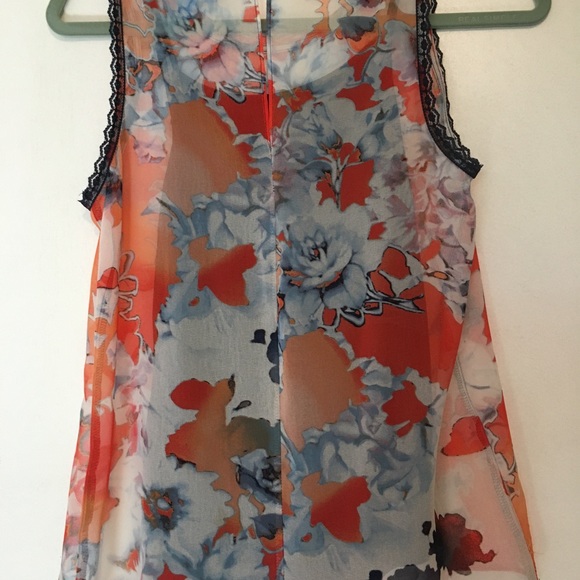 Simply Vera 2 piece SemiShear Tank Set XS, Hi-Lo - Picture 3 of 7